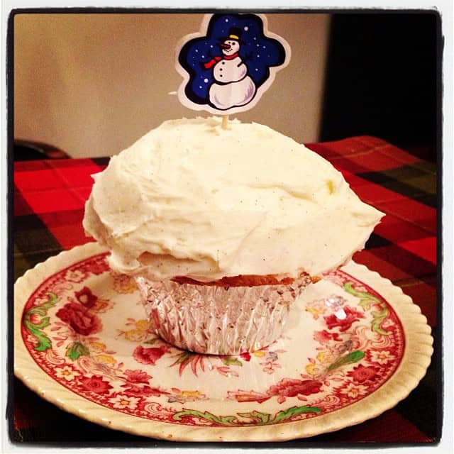 Victoria's Christmas Vanilla Cupcakes Victoria's Christmas Vanilla Cupcakes