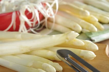 White Asparagus With Tarragon Cream Sauce White Asparagus With Tarragon Cream Sauce