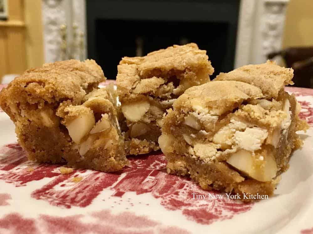 White Chocolate Macadamia Bars White Chocolate Macadamia Bars