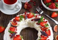 Christmas Wreath Pavlova